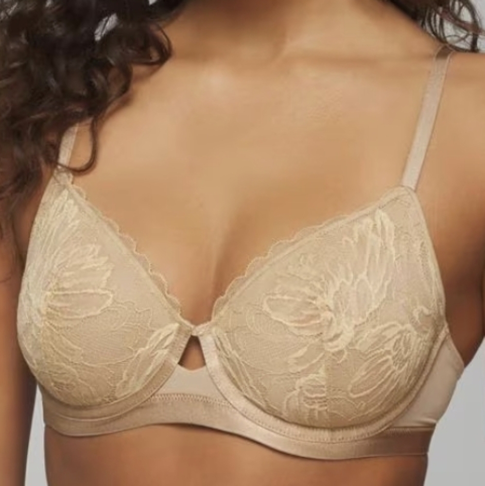 Soma Perfect Coverage 34D Bra Floral Lace Spacer Foam Cups Mesh Wings Swan Hooks
